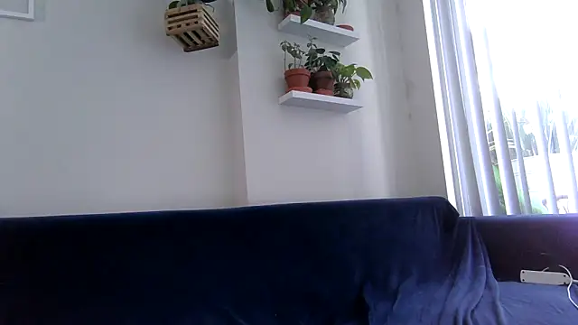 Snapshot of badblondebunny chatting on 09.18.25 badblondebunny online show from 09.18.25