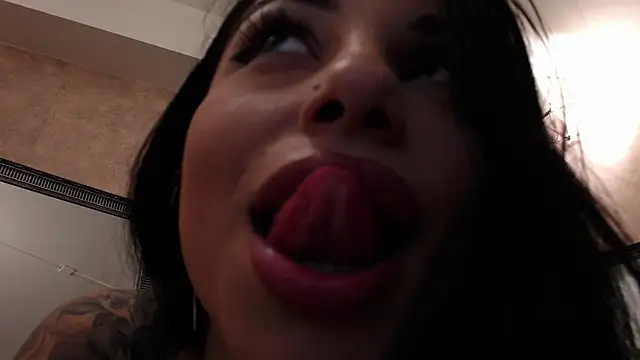 MissJuliax online show from 01.03.25