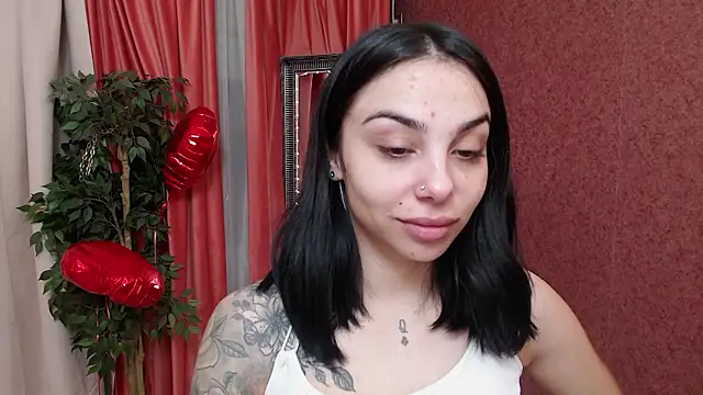 Snapshot of MissJuliax chatting on 02.17.26 MissJuliax online show from 02.17.26