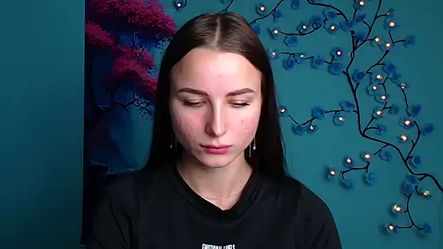 Eva Janee online show from 10.17.25