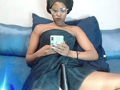 DarkDivva24 online show from 12.17.24