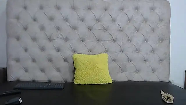 Snapshot of FernandaClar chatting on 02.03.25 FernandaClar online show from 02.03.25