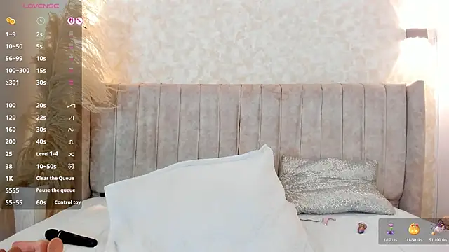 Snapshot of mia_lourence chatting on 10.11.25 mia lourence online show from 10.11.25