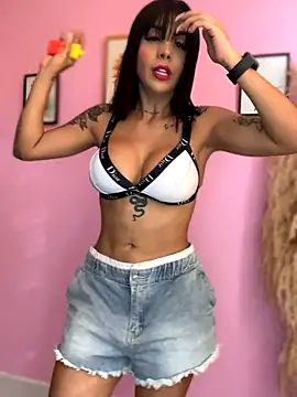 Snapshot of Tamyjenkins1 chatting on 10.26.25 Tamyjenkins1 online show from 10.26.25