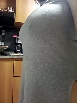 skarleth001 online show from 12.19.24