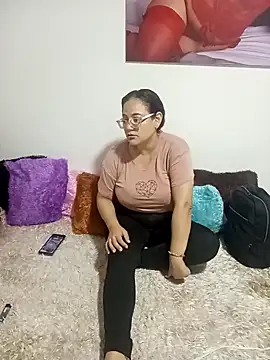 skarleth001 online show from 12.28.24