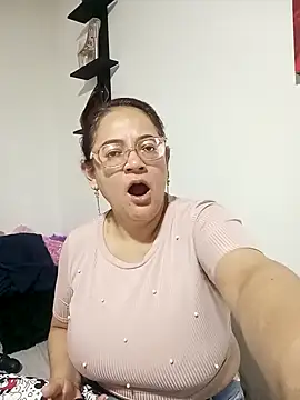 skarleth001 online show from 02.02.25