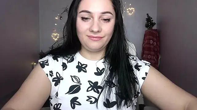 Emelyblum online show from 01.05.25