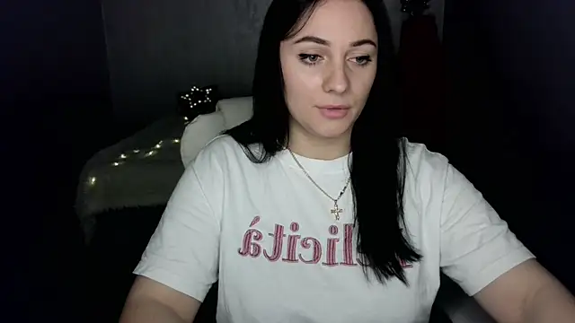 Emelyblum online show from 01.17.25