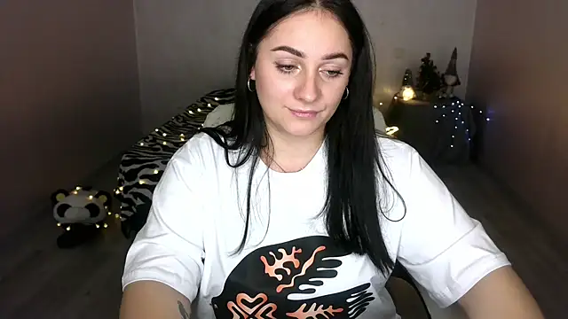 Emelyblum online show from 01.25.25