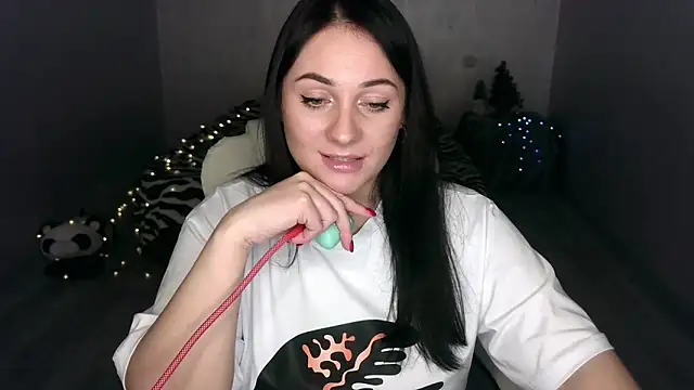 Emelyblum online show from 01.26.25