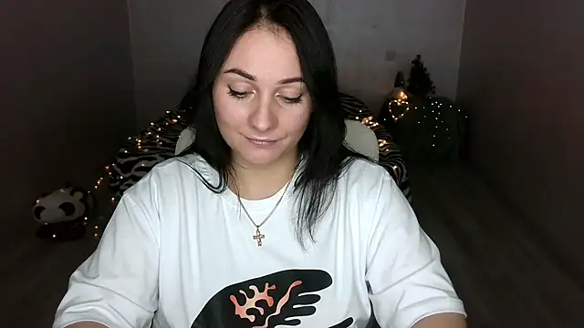 Emelyblum online show from 01.26.25