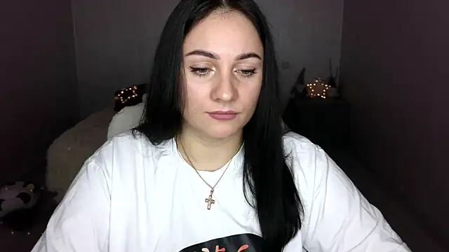 Emelyblum online show from 03.14.25