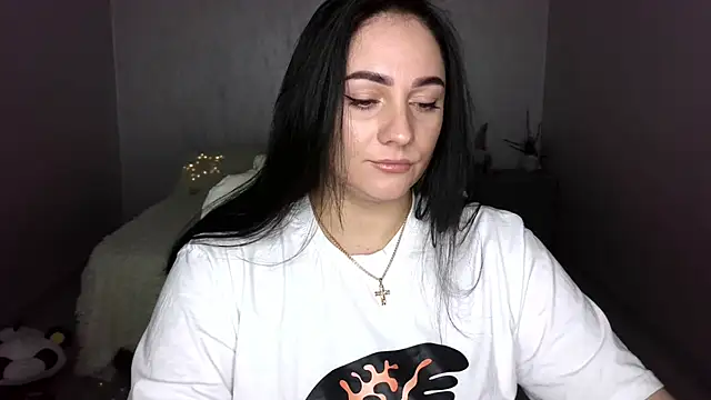 Emelyblum online show from 03.23.25