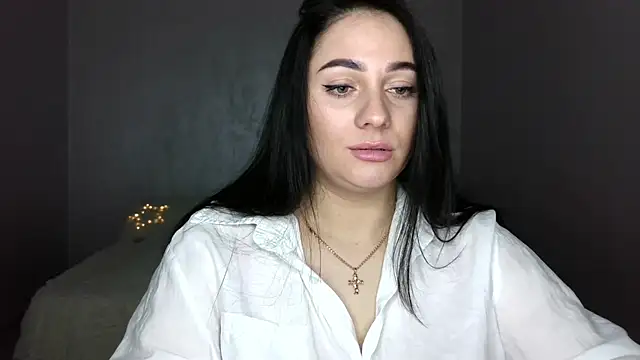 Emelyblum online show from 03.23.25