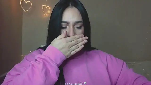 Emelyblum online show from 10.24.25