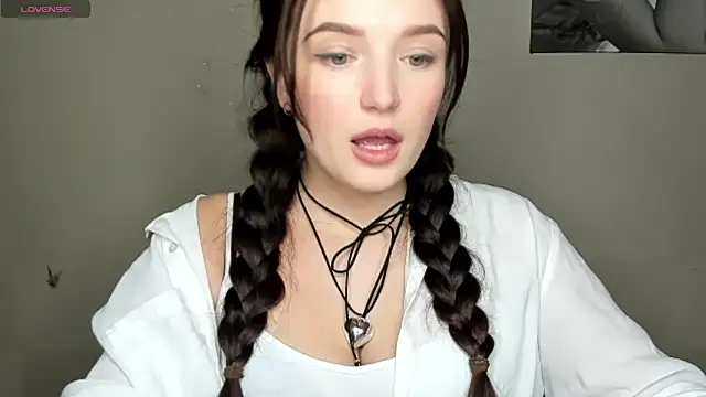 EvaaMillerr99 online show from 12.16.24