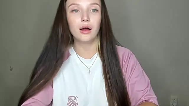 Snapshot of EvaaMillerr99 chatting on 09.28.25 EvaaMillerr99 online show from 09.28.25