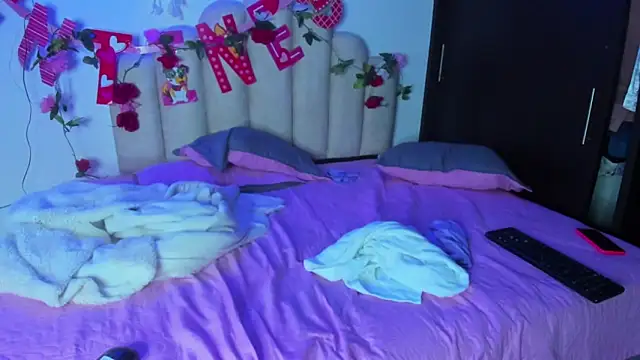 Snapshot of NaomiAsha chatting on 02.11.25 NaomiAsha online show from 02.11.25