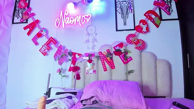 Snapshot of NaomiAsha chatting on 02.13.25 NaomiAsha online show from 02.13.25