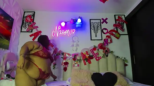 Snapshot of NaomiAsha chatting on 02.14.25 NaomiAsha online show from 02.14.25