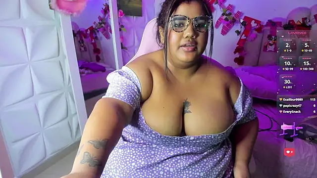 Snapshot of NaomiAsha chatting on 02.19.25 NaomiAsha online show from 02.19.25