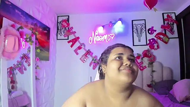 Snapshot of NaomiAsha chatting on 02.19.25 NaomiAsha online show from 02.19.25