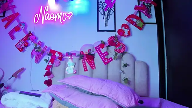 Snapshot of NaomiAsha chatting on 02.21.25 NaomiAsha online show from 02.21.25