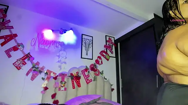 Snapshot of NaomiAsha chatting on 02.25.25 NaomiAsha online show from 02.25.25