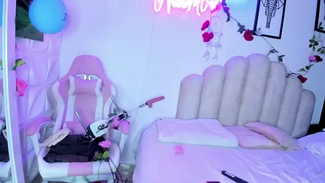 Snapshot of NaomiAsha chatting on 03.15.25 NaomiAsha online show from 03.15.25