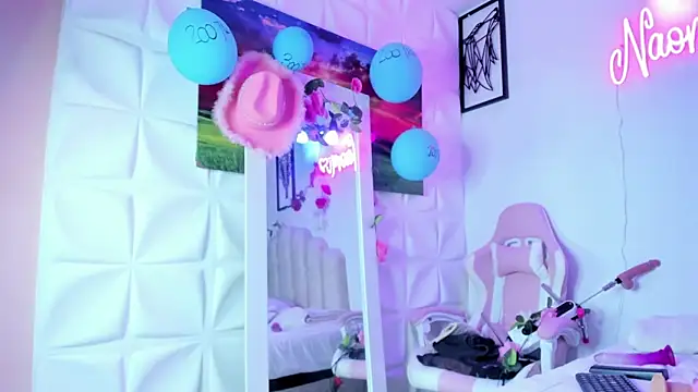 Snapshot of NaomiAsha chatting on 03.16.25 NaomiAsha online show from 03.16.25