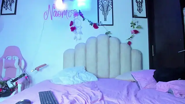 Snapshot of NaomiAsha chatting on 03.19.25 NaomiAsha online show from 03.19.25