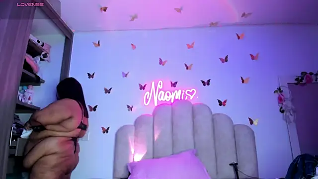 Snapshot of NaomiAsha chatting on 10.10.25 NaomiAsha online show from 10.10.25