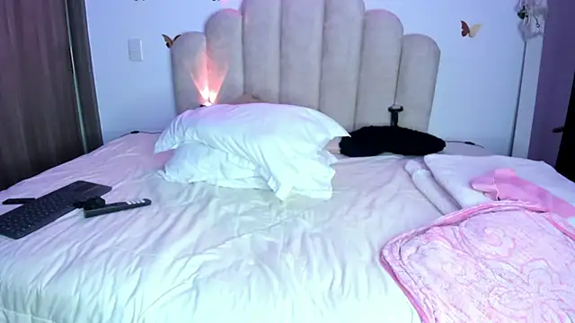 Snapshot of NaomiAsha chatting on 10.24.25 NaomiAsha online show from 10.24.25