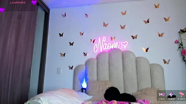 Snapshot of NaomiAsha chatting on 11.30.25 NaomiAsha online show from 11.30.25