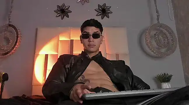 AndyPalmer  online show from 12.21.24