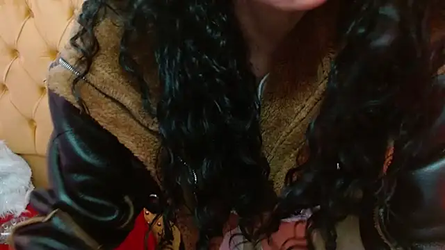 AlexandraJones  online show from 02.15.25