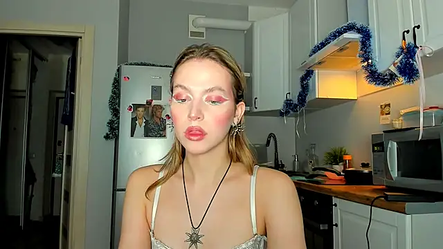 Snapshot of Niky__Jess chatting on 01.12.25 Niky  Jess online show from 01.12.25