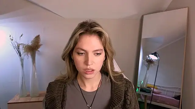 Snapshot of Niky__Jess chatting on 01.21.25 Niky  Jess online show from 01.21.25
