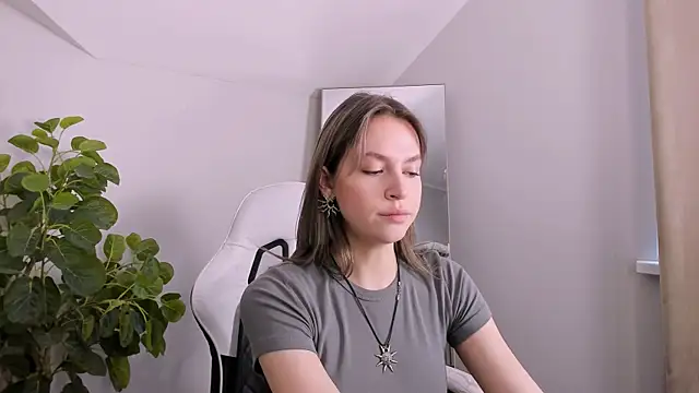 Snapshot of Niky__Jess chatting on 01.26.25 Niky  Jess online show from 01.26.25