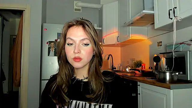 Snapshot of Niky__Jess chatting on 02.06.25 Niky  Jess online show from 02.06.25