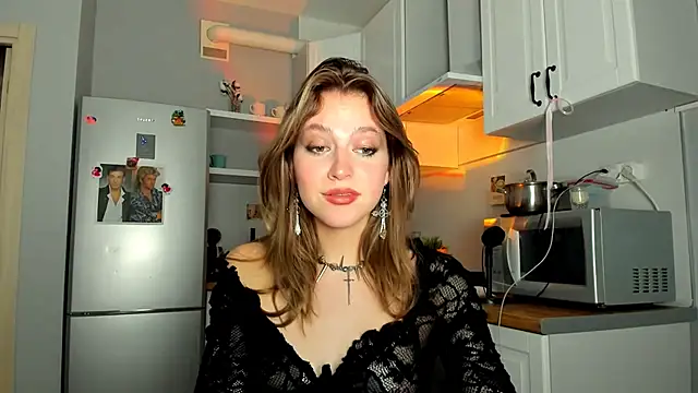 Snapshot of Niky__Jess chatting on 02.13.25 Niky  Jess online show from 02.13.25