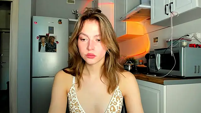 Snapshot of Niky__Jess chatting on 02.26.25 Niky  Jess online show from 02.26.25