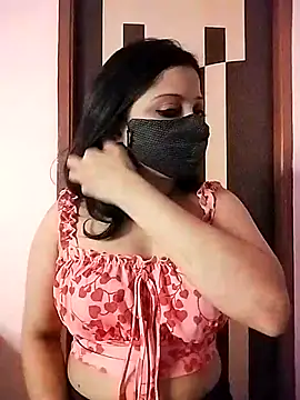 Snapshot of deepu_urs chatting on 02.22.25 deepu urs online show from 02.22.25