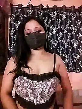 Snapshot of deepu_urs chatting on 03.04.25 deepu urs online show from 03.04.25