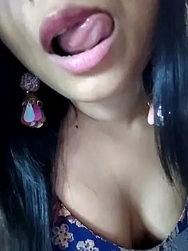 Snapshot of deepu_urs chatting on 10.30.25 deepu urs online show from 10.30.25