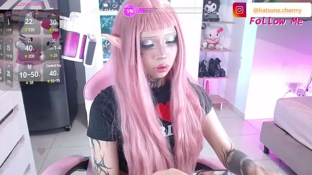 Snapshot of EmilygarciaXXX chatting on 12.27.24 EmilygarciaXXX online show from 12.27.24