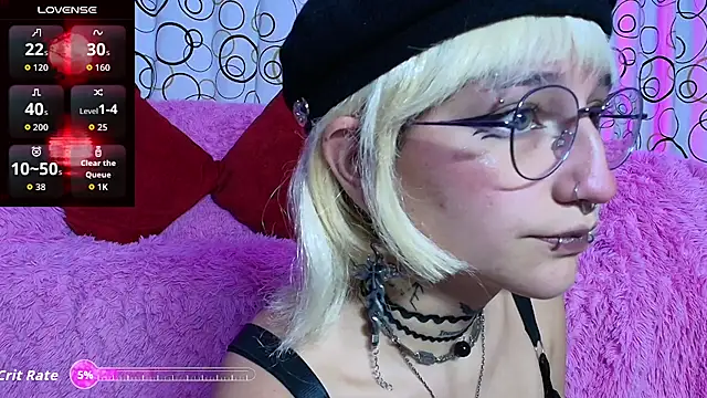 SukiFuyu  online show from 10.17.25