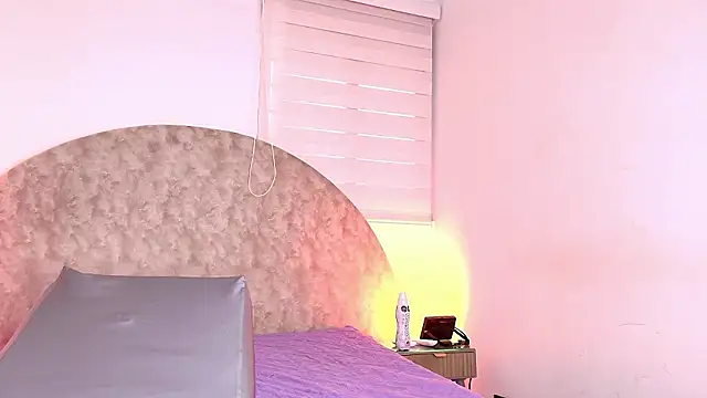 anisha x online show from 02.04.26