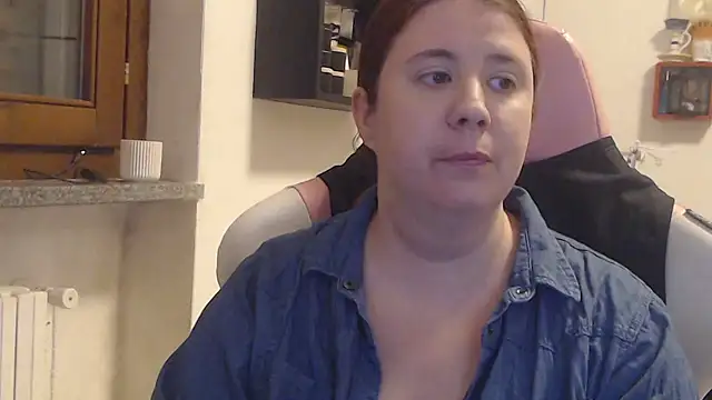 Snapshot of valerysexy chatting on 10.09.25 valerysexy online show from 10.09.25